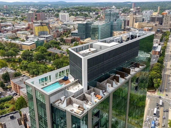 188 Brookline Ave Unit 21B, Boston, MA 02215