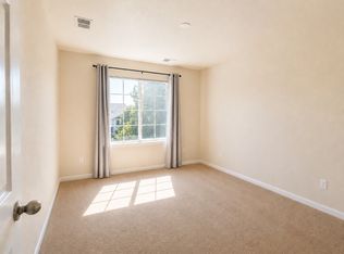1033 Woodgate Ct, Longmont, CO 80501