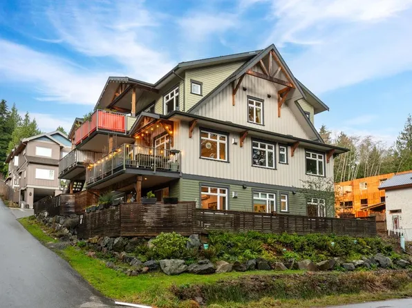 1078 Foxglove Ln, Bowen Island, BC V0N 1G1
