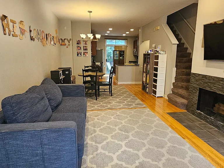 1719 W Diversey Pkwy — Photo 3