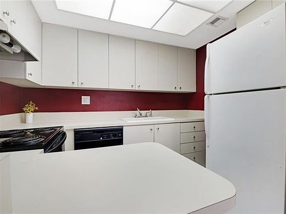 5th image of 701 NW 19th St #20F