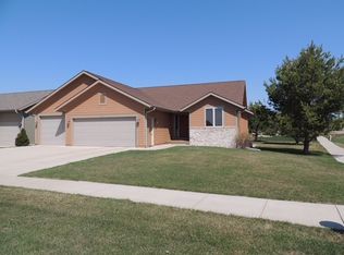 810 Rylee Way, Yankton, SD 57078