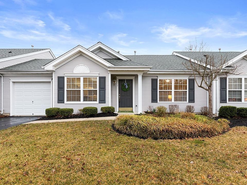 1st image of 677 Chancery Ln #677