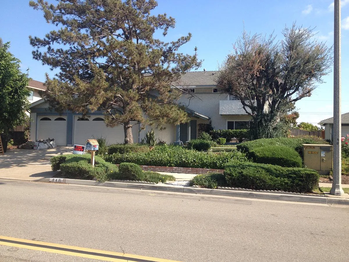 4 bed, 2.5 bath, 2562 sqft, $4,500 — Photo 2