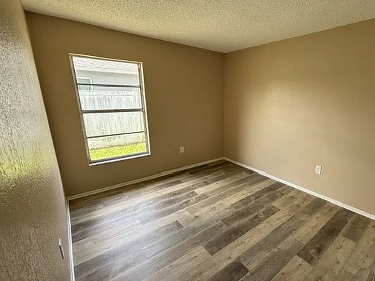 3206 Ambassador Ave — Photo 6