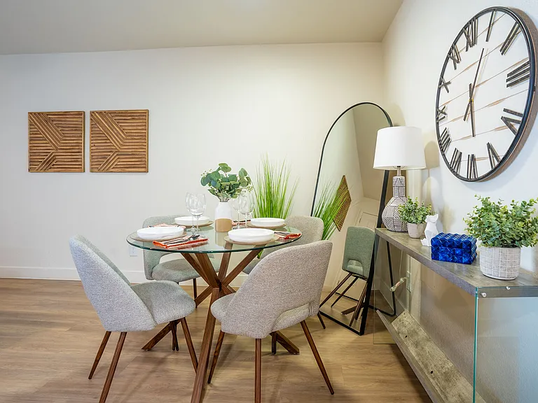 Riverside Apartments — Photo 14