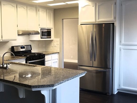 3rd image of 1670 Las Brisas Dr