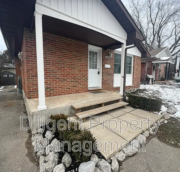 596 Garside Dr — Photo 33