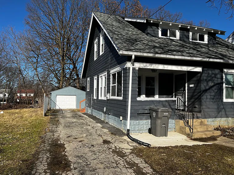 170 Hilton Ave — Photo 2