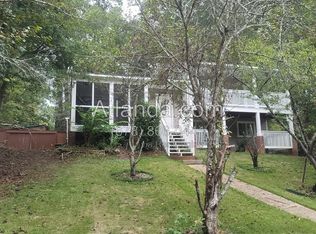808 Hemingway Rd, Stone Mountain, GA 30088