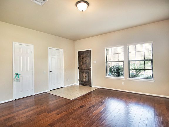 5th image of 10111 Bitternut Hickory Ln