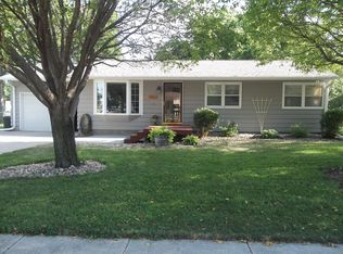 1111 E 15th St, Yankton, SD 57078