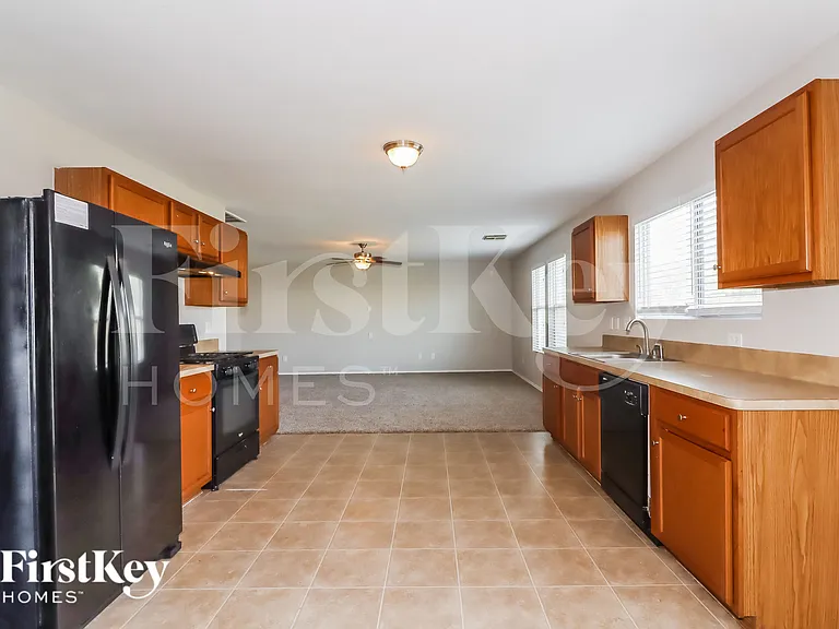 5018 Cottage Creek Ln — Photo 7
