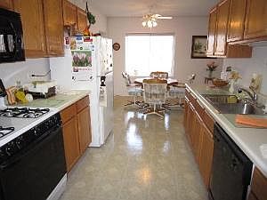 5th image of 31 E Grove St APT 402