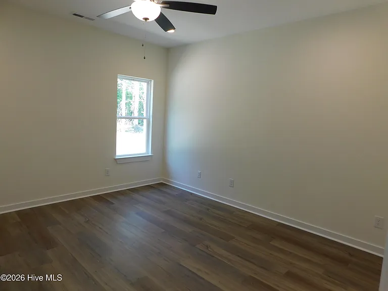 100 Palm Cir — Photo 9