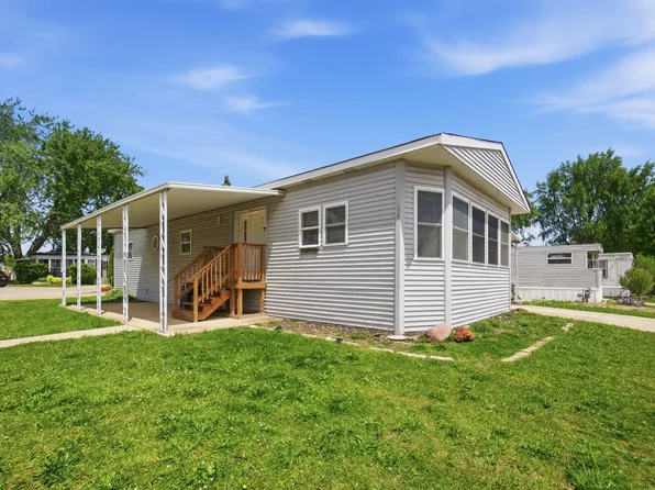 165 Hansom Dr, Wheeling, IL 60090