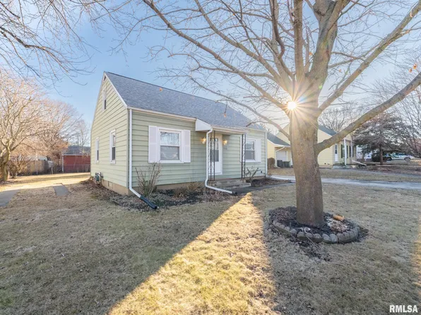 1512 E Hendryx Pl, Peoria, IL 61615