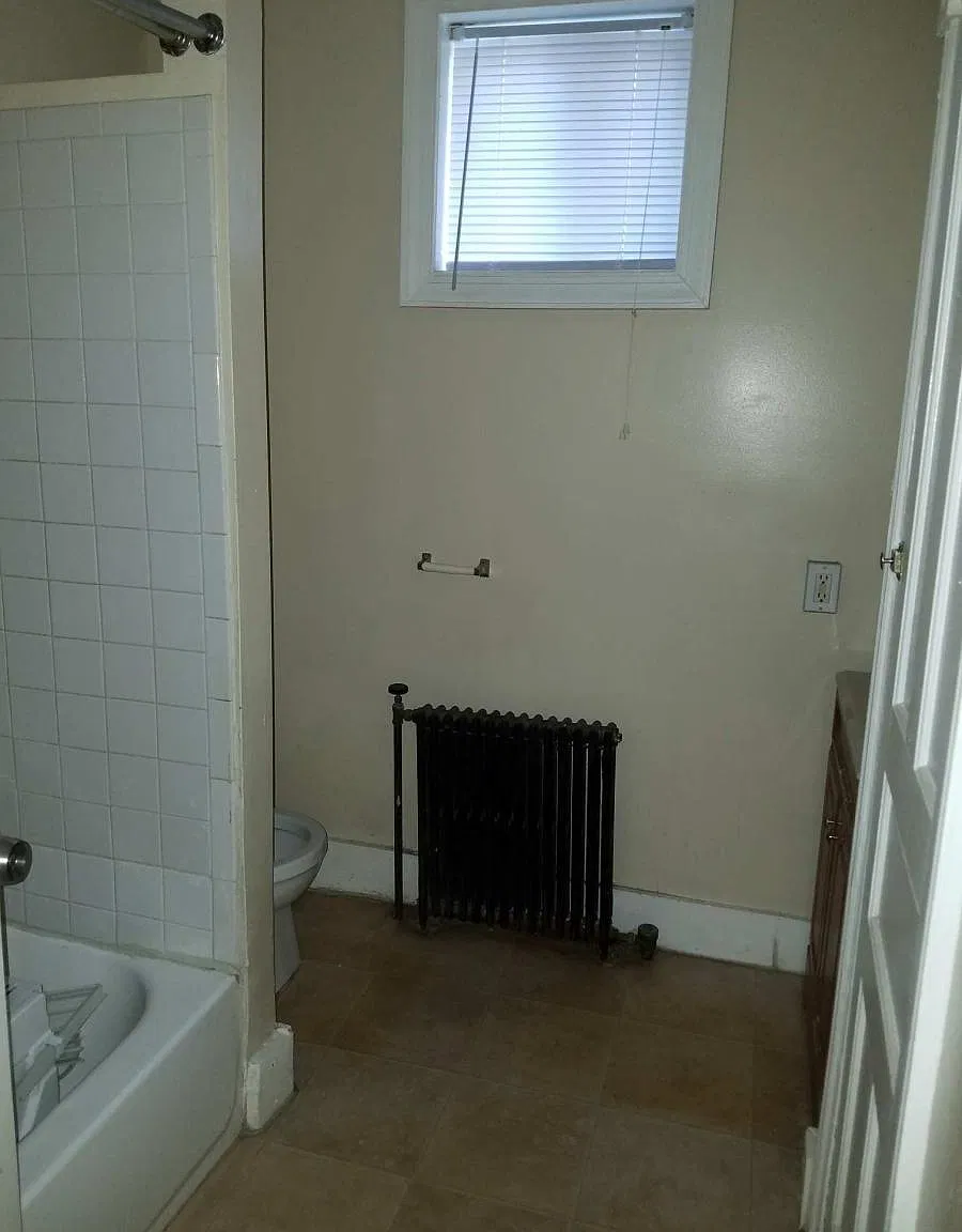 2 bed, 900 sqft, $1,350 — Photo 2