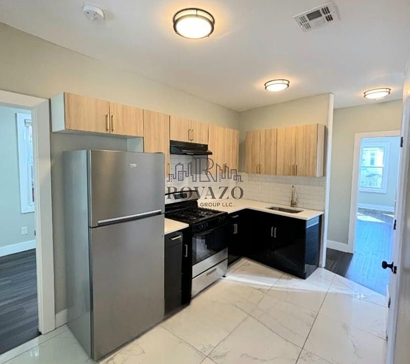 1st image of 154 Sanford St #2A