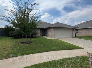 1213 Hickory Creek Dr, Yukon, OK 73099