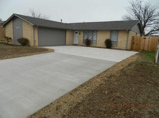 6823 SW Fenwick Ave, Lawton, OK 73505