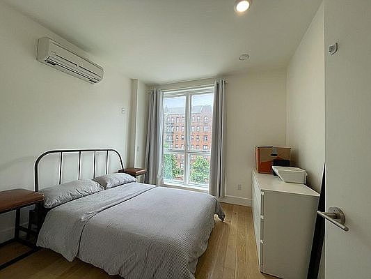 4th image of 210 Linden Blvd #4G