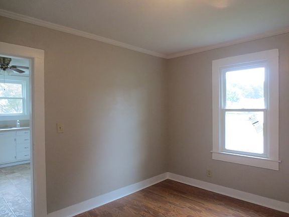 4th image of 207 Milton Ave