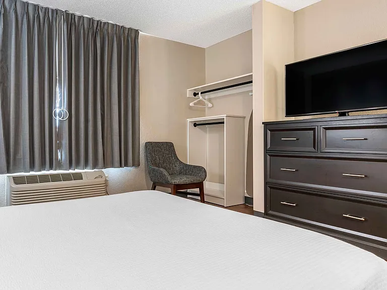 Studio Suite - 1 Queen Bed
