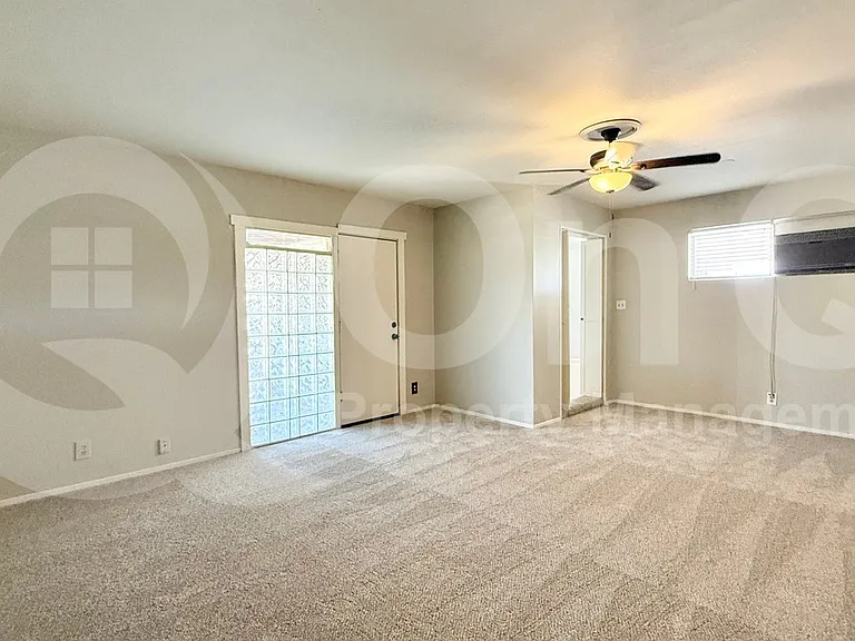 1730 W Northview Ave — Photo 11