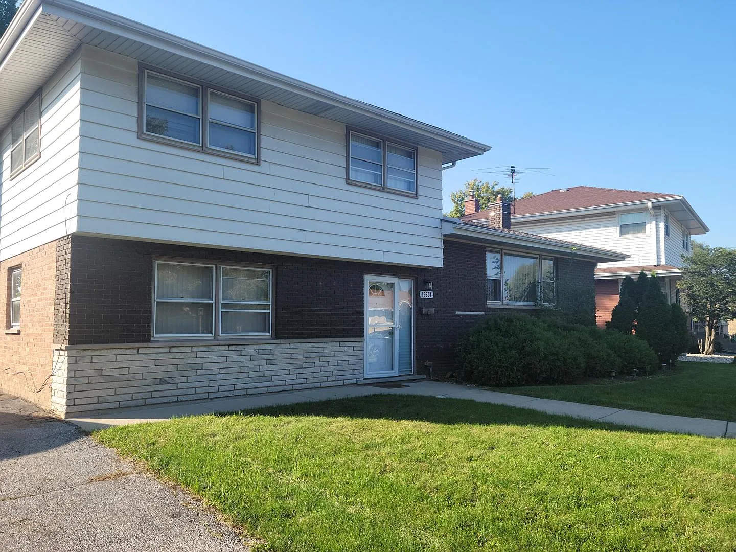 16654 Drexel Ave photo 1