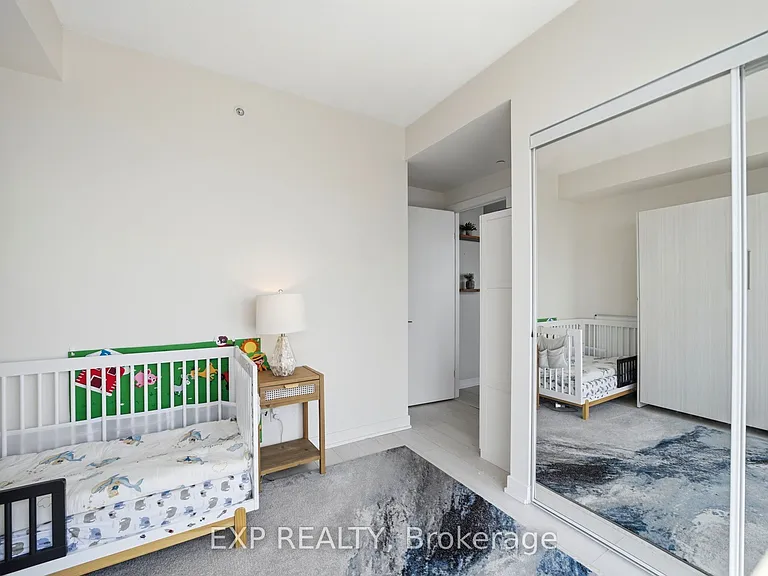 20 Bruyeres Mews #LPH07 — Photo 30