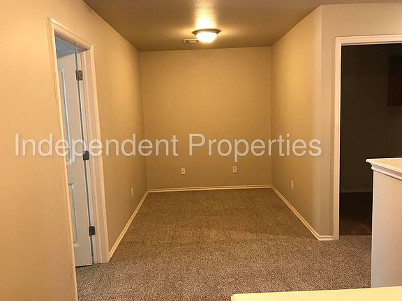 5th image of 1921 S 82nd Ave E