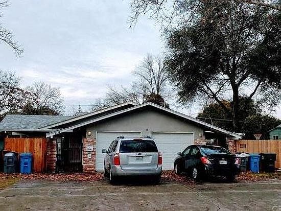 Front of the house, unit on the right is for rent. more pictures coming soon.