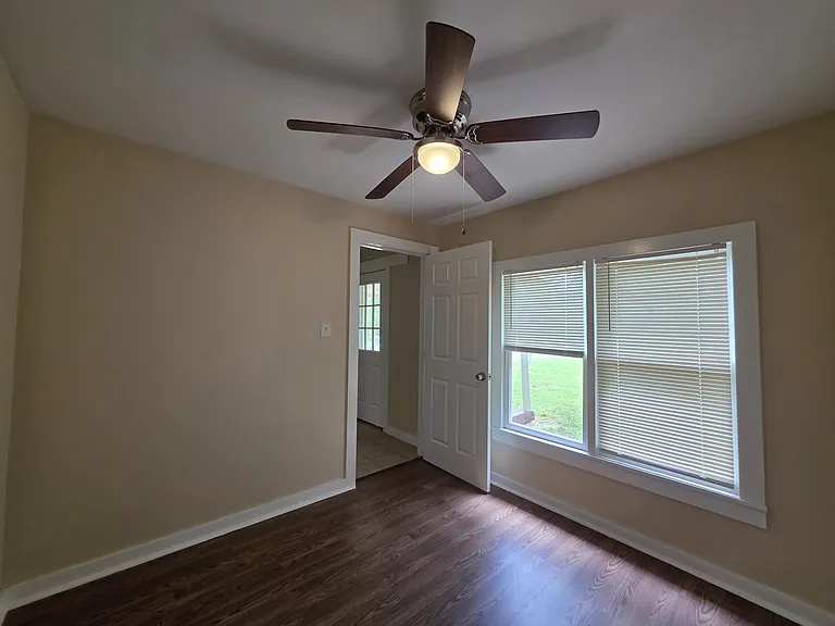 1116 E Cameron Ave — Photo 12