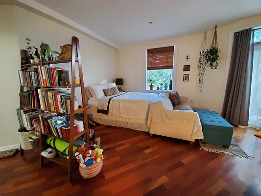 Rented by EXR | media 15