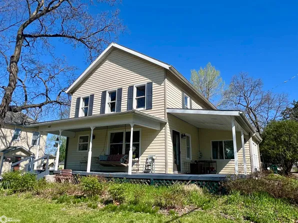 407 E Lowe Ave, Fairfield, IA 52556