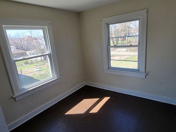5th image of 31 E Norman Ave #31