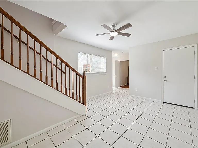 9777 Larston St — Photo 14