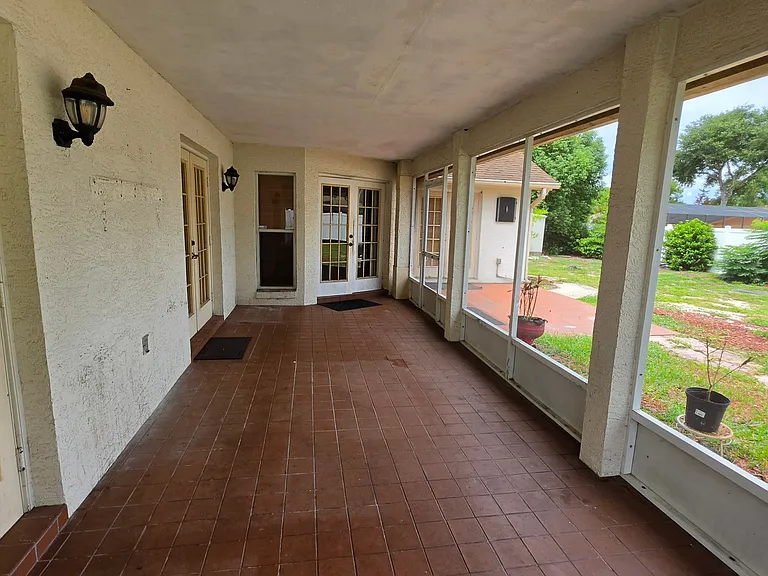 10051 Dorset Dr — Photo 32