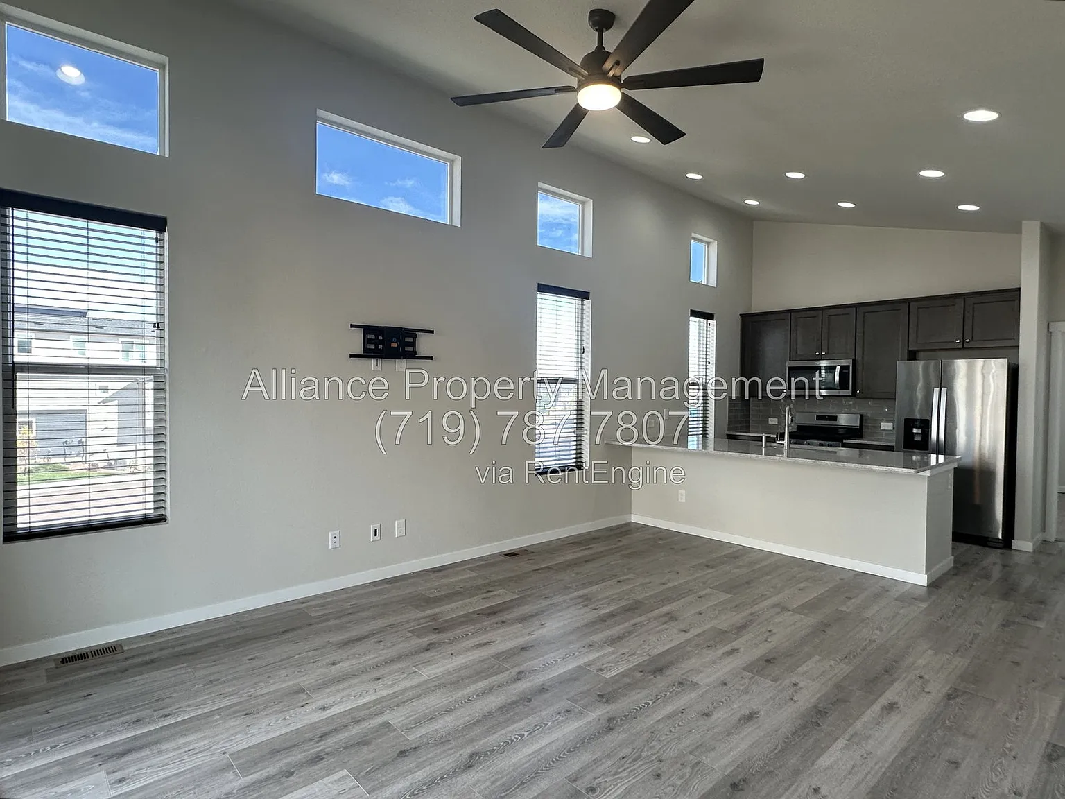 2 bed, 2.0 bath, 1329 sqft, $1,950 — Photo 4