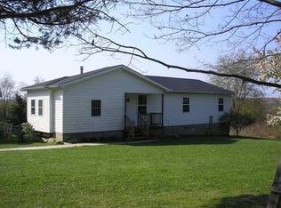 18259 Pond Dr, Saegertown, PA 16433