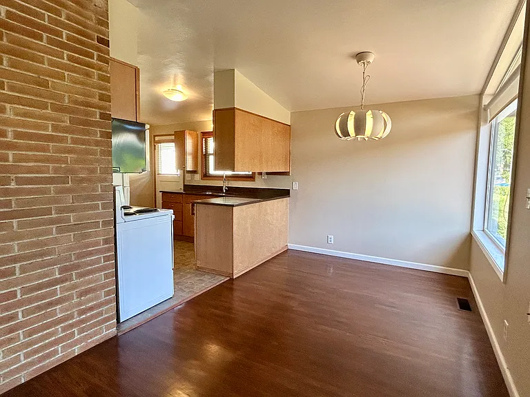 5710 S Norfolk St — Photo 7