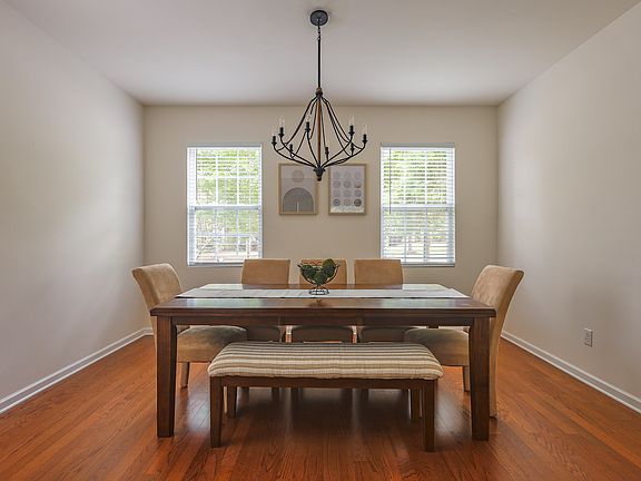 5th image of 618 Continental Dr