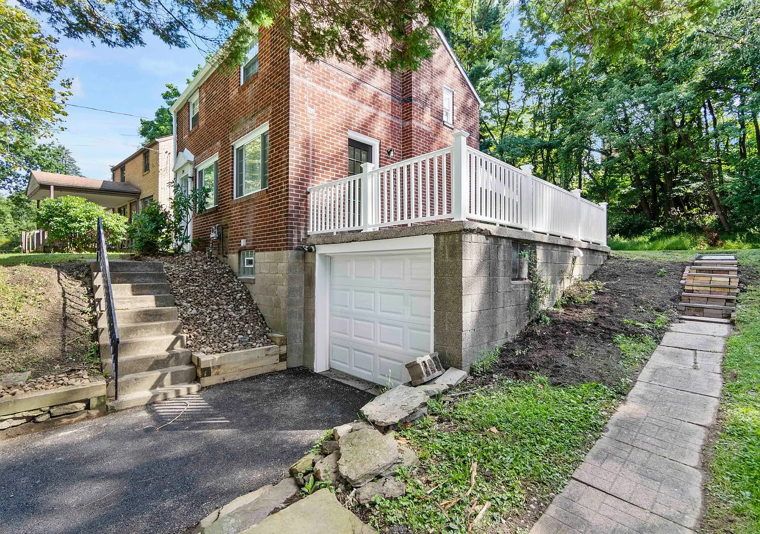 Available Now & Ready For Move-In! Newly Renovated 2 Bedroom In Penn Hills! — Photo 2