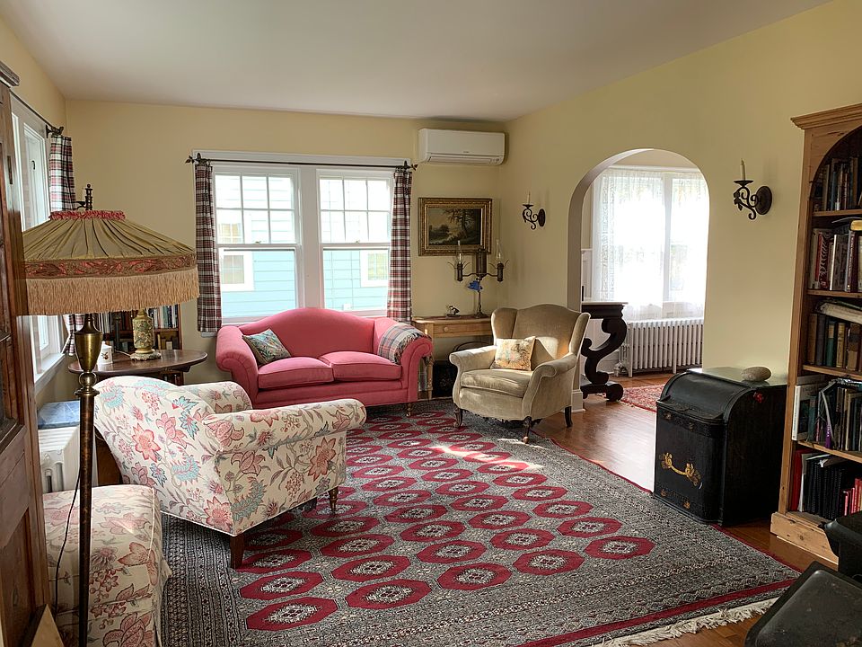 2nd image of 254 Homeland St