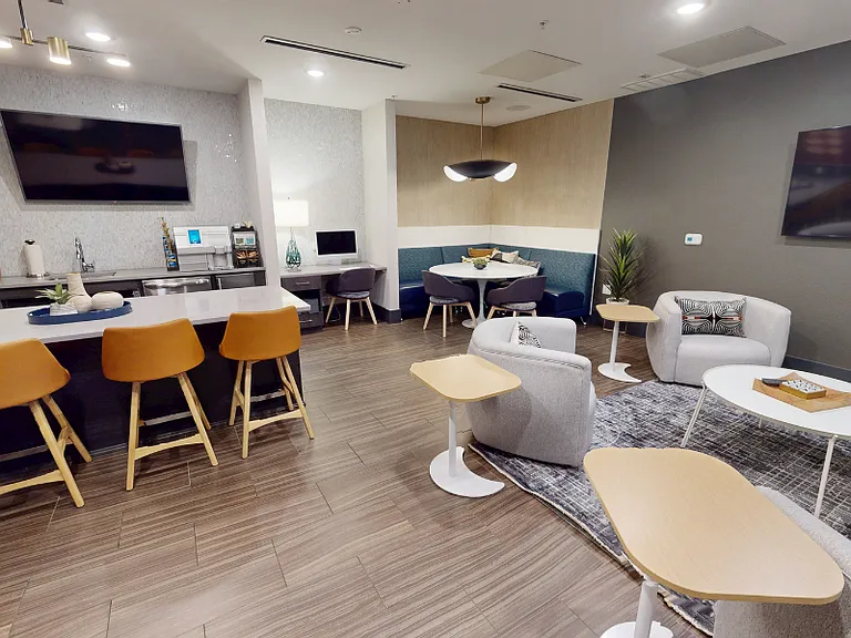 Studio LoHi Apartments — Photo 7