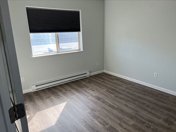 5th image of 1324 Glendale St APT 3