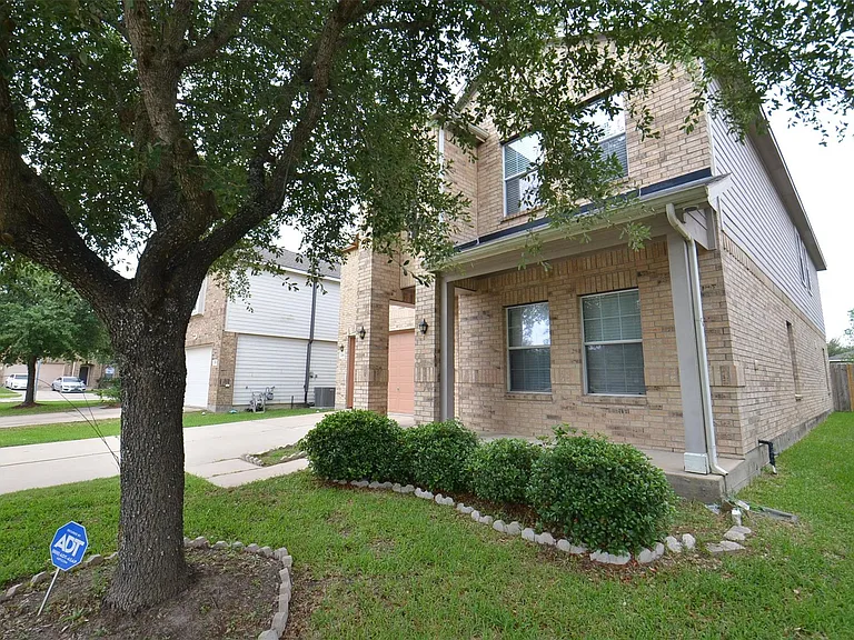 2707 Roaring Oaks Ln — Photo 4