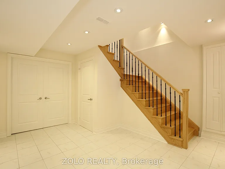 64 Cayton Cres — Photo 47