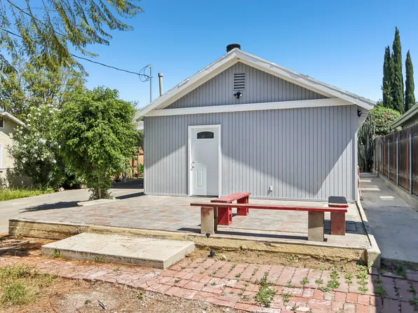 11032 Scoville Ave, Sunland, CA 91040